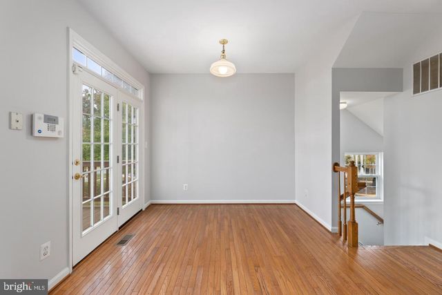 13700 BARKSDALE DR, Herndon, VA 20171