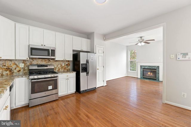 13700 BARKSDALE DR, Herndon, VA 20171