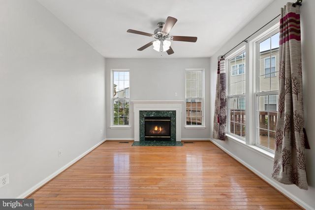 13700 BARKSDALE DR, Herndon, VA 20171