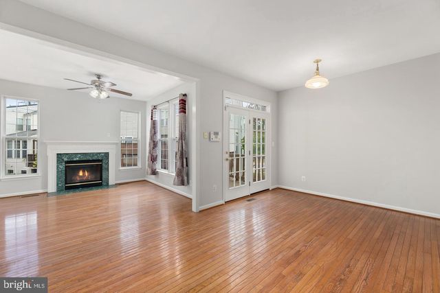 13700 BARKSDALE DR, Herndon, VA 20171
