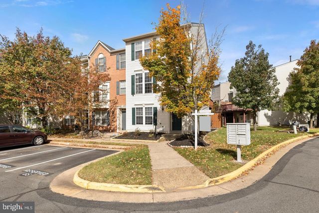 13700 BARKSDALE DR, Herndon, VA 20171