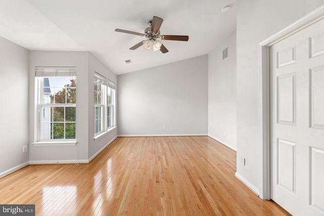 13700 BARKSDALE DR, Herndon, VA 20171