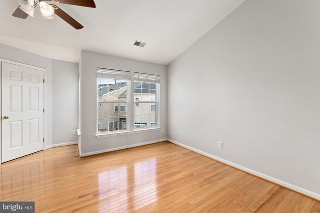 13700 BARKSDALE DR, Herndon, VA 20171