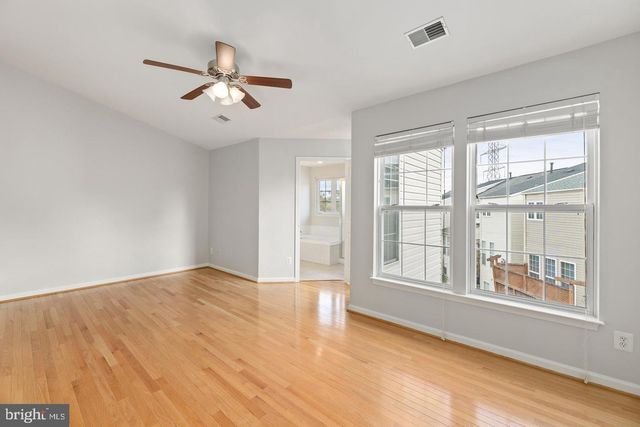13700 BARKSDALE DR, Herndon, VA 20171