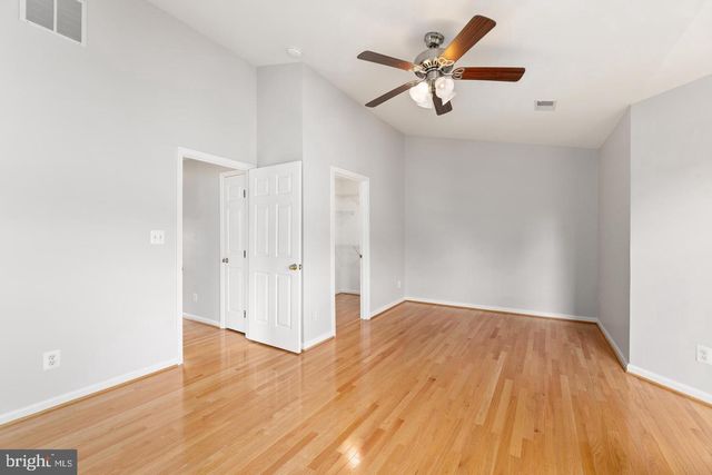 13700 BARKSDALE DR, Herndon, VA 20171