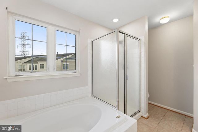 13700 BARKSDALE DR, Herndon, VA 20171