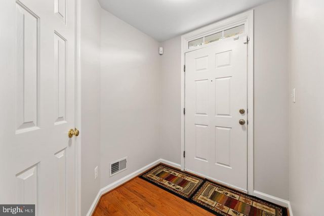 13700 BARKSDALE DR, Herndon, VA 20171