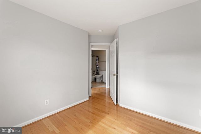 13700 BARKSDALE DR, Herndon, VA 20171