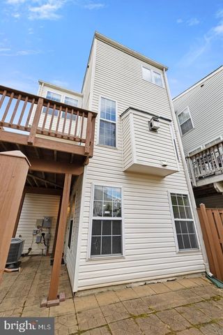 13700 BARKSDALE DR, Herndon, VA 20171
