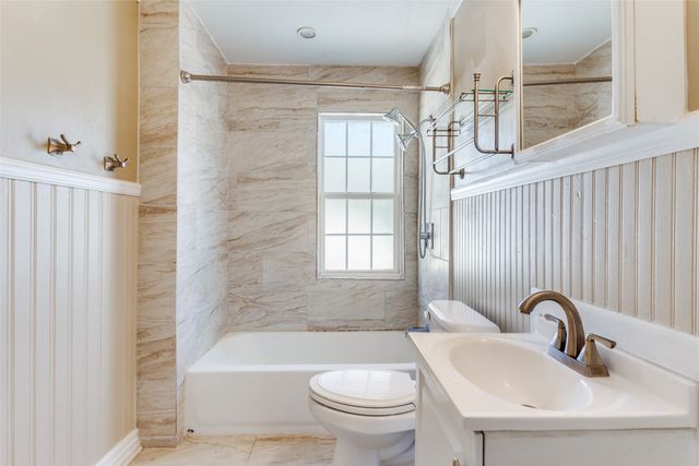 4812 Calmont Avenue, Fort Worth, TX 76107