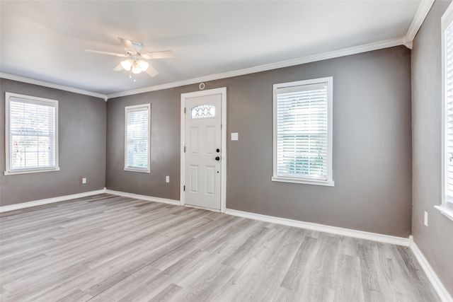 4812 Calmont Avenue, Fort Worth, TX 76107