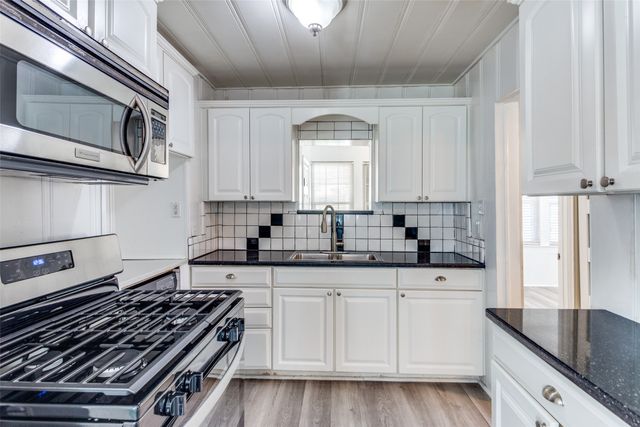 4812 Calmont Avenue, Fort Worth, TX 76107