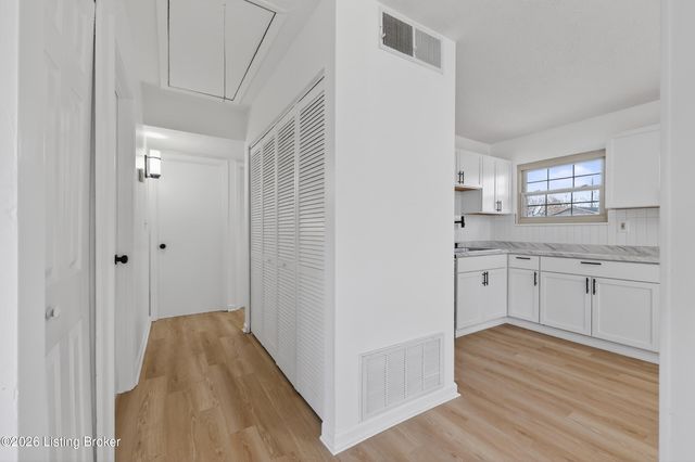 10810 Dorton Dr, Louisville, KY 40272