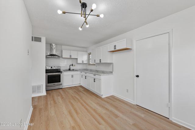 10810 Dorton Dr, Louisville, KY 40272