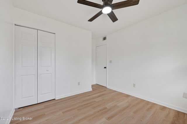 10810 Dorton Dr, Louisville, KY 40272