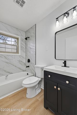 10810 Dorton Dr, Louisville, KY 40272