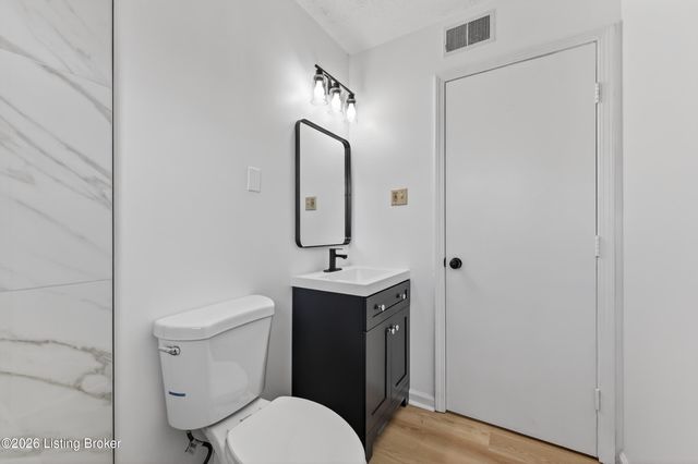 10810 Dorton Dr, Louisville, KY 40272