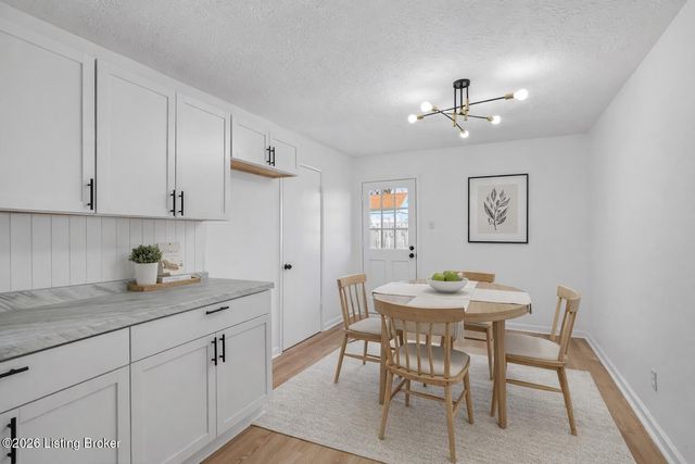 10810 Dorton Dr, Louisville, KY 40272