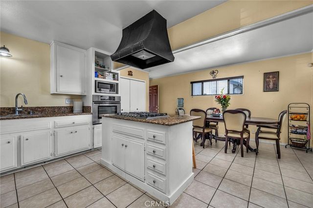 1700 W Raymond Street, Compton, CA 90220