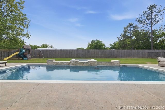 3254 W 113th Street S, Jenks, OK 74037