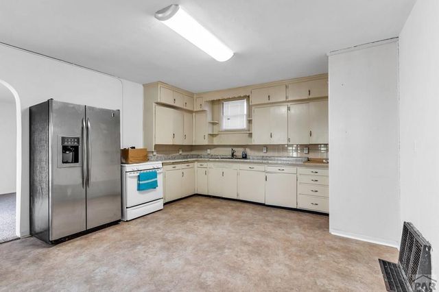 321-323 E Northern Ave, Pueblo, CO 81006