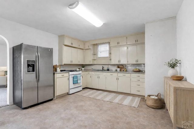 321-323 E Northern Ave, Pueblo, CO 81006