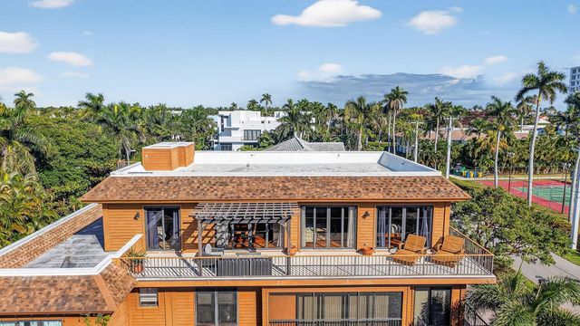 122 Andrews Avenue C, Delray Beach, FL 33483