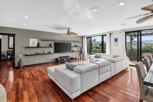 122 Andrews Avenue C, Delray Beach, FL 33483