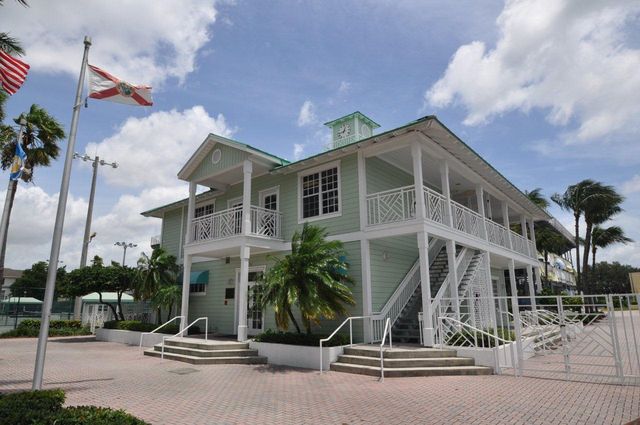 122 Andrews Avenue C, Delray Beach, FL 33483