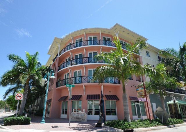 122 Andrews Avenue C, Delray Beach, FL 33483