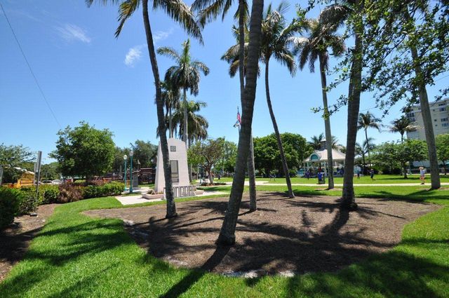 122 Andrews Avenue C, Delray Beach, FL 33483