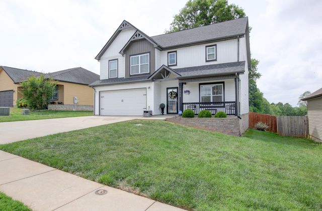 1088 Fuji Ln, Clarksville, TN 37040