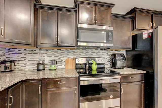 1088 Fuji Ln, Clarksville, TN 37040