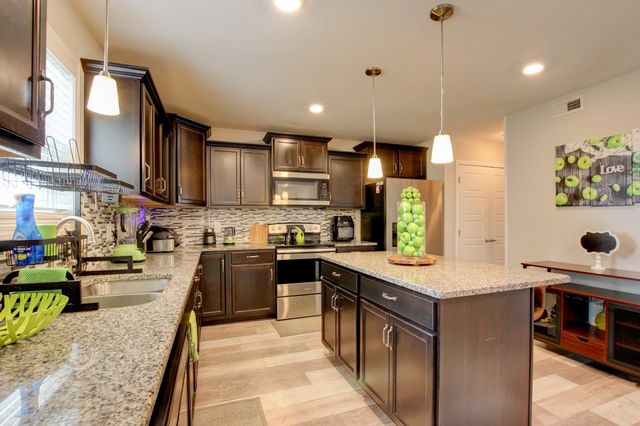 1088 Fuji Ln, Clarksville, TN 37040