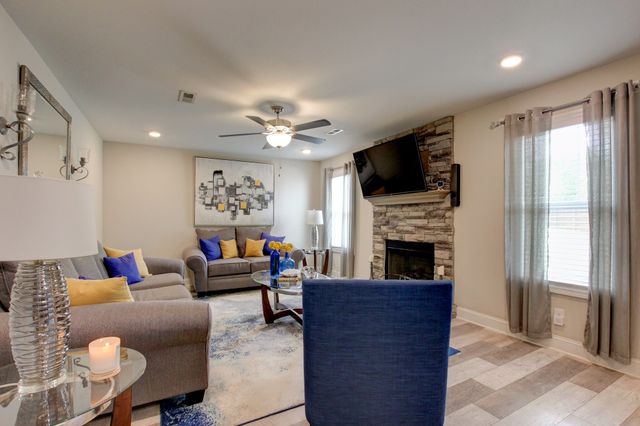 1088 Fuji Ln, Clarksville, TN 37040