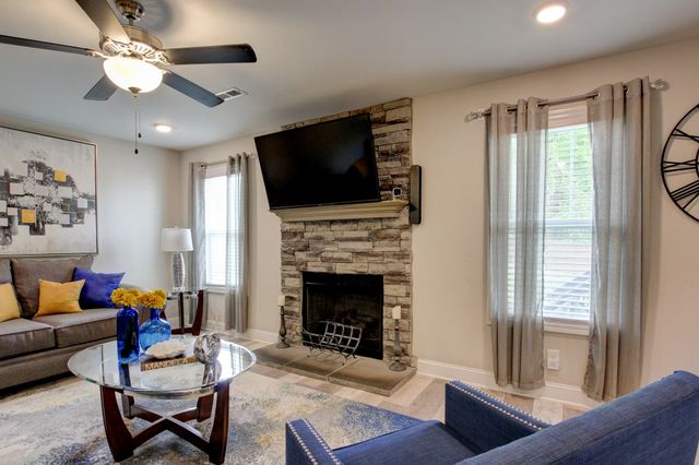 1088 Fuji Ln, Clarksville, TN 37040