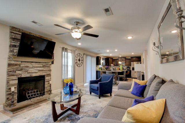 1088 Fuji Ln, Clarksville, TN 37040