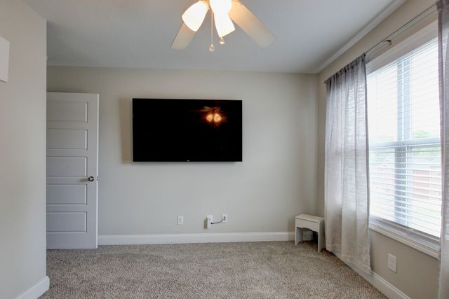 1088 Fuji Ln, Clarksville, TN 37040