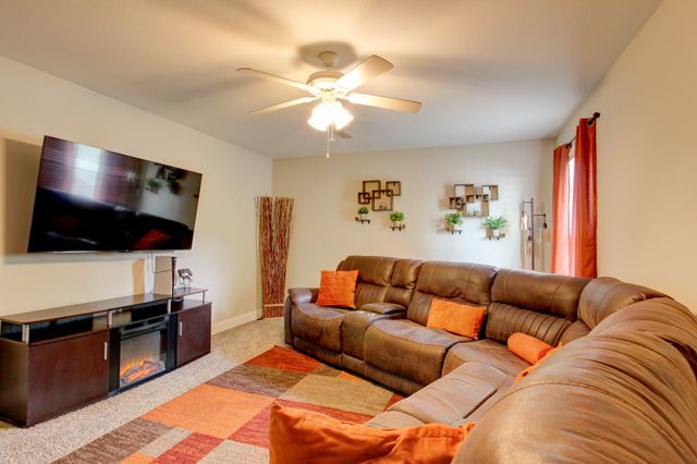 1088 Fuji Ln, Clarksville, TN 37040