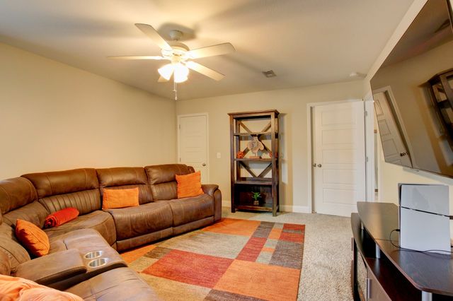 1088 Fuji Ln, Clarksville, TN 37040