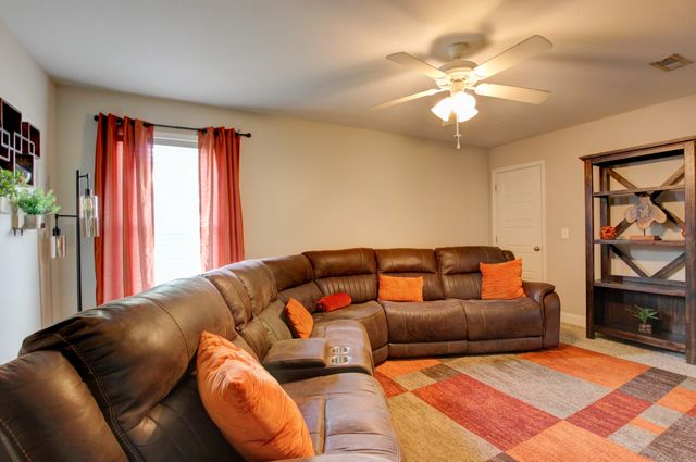 1088 Fuji Ln, Clarksville, TN 37040
