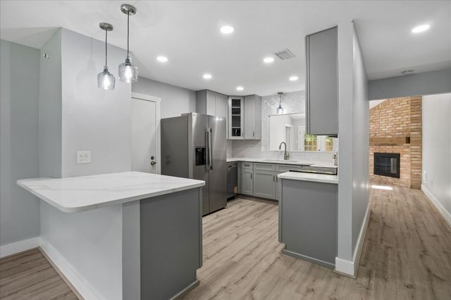 17 Oldstream Court, The Woodlands, TX 77381