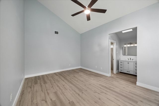 17 Oldstream Court, The Woodlands, TX 77381