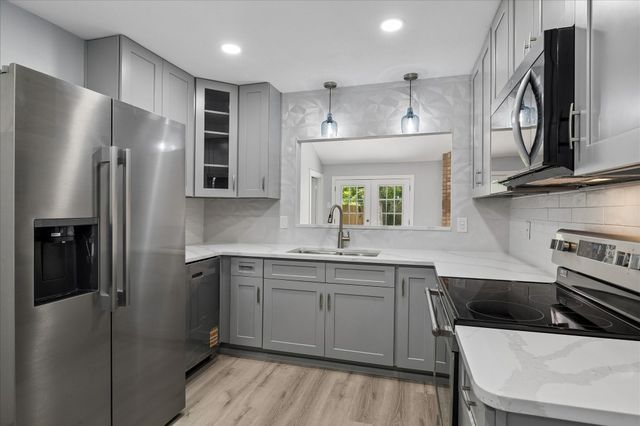 17 Oldstream Court, The Woodlands, TX 77381