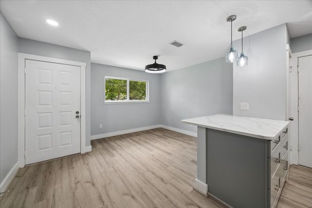 17 Oldstream Court, The Woodlands, TX 77381