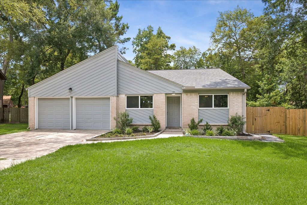 17 Oldstream Court, The Woodlands, TX 77381