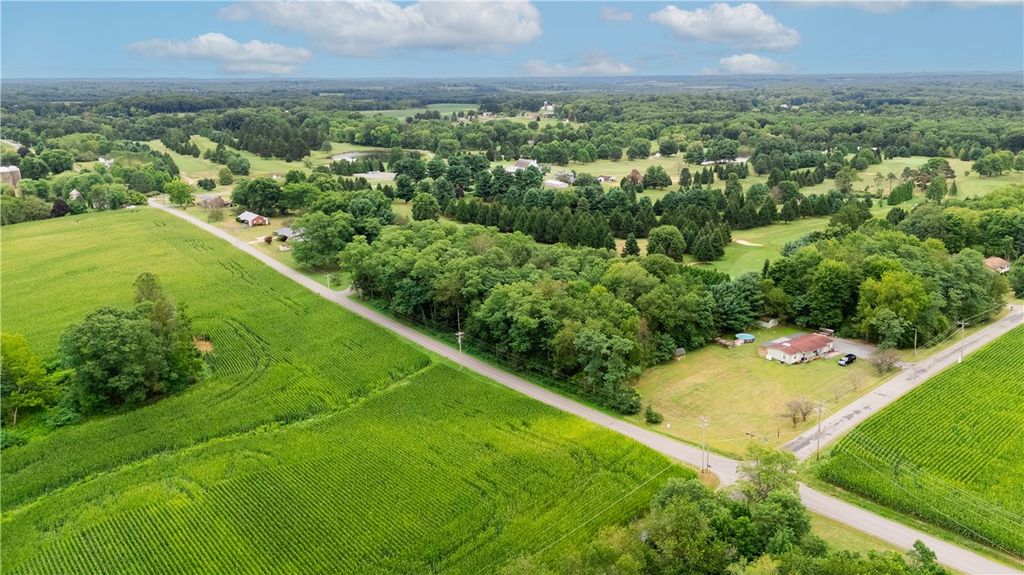 66-68 Isle Rd, Franklin Twp, PA 16001