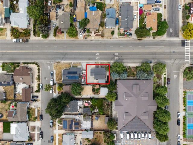 215 W Lugonia Ave, Redlands, CA 92374