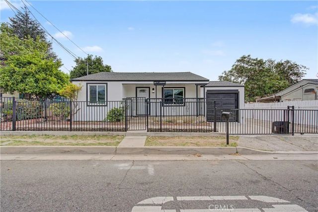 215 W Lugonia Ave, Redlands, CA 92374