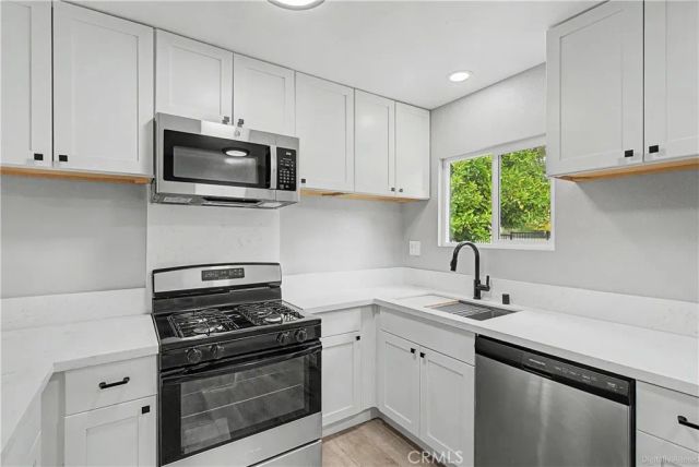 215 W Lugonia Ave, Redlands, CA 92374